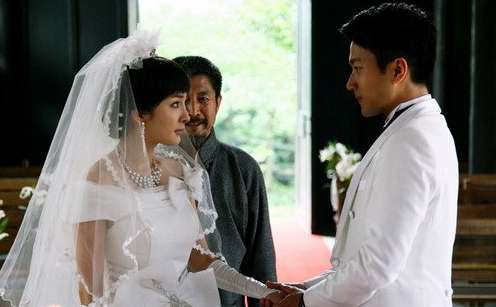 楊冪劉愷威婚紗造型。