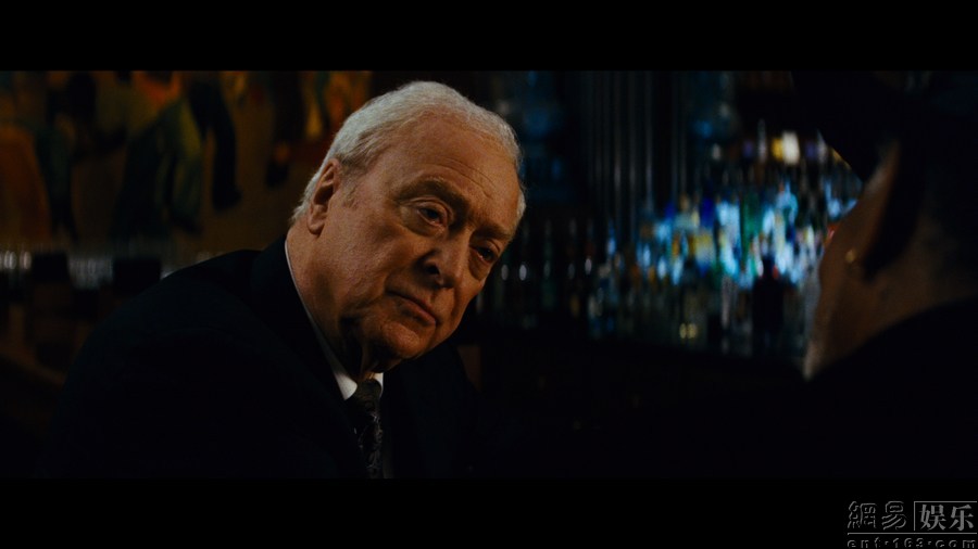 《驚天魔盜團》曝中文預告片