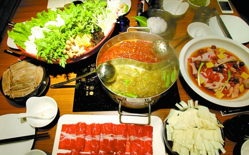 山西火鍋店爆炸事件后，鄭州用電磁爐的火鍋店生意火爆。