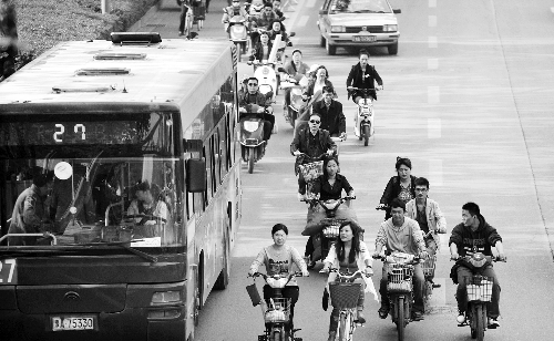 河南電動(dòng)車保有量居全國第一記者 趙卓/攝 河南電動(dòng)車保有量居全國第一記者 趙卓/攝