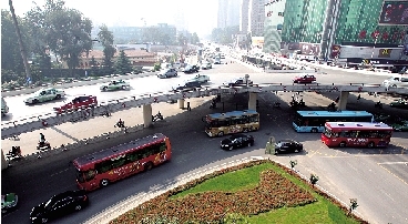 二七廣場(chǎng)和紫荊山區(qū)域公交站名采用地標(biāo)名加道路名進(jìn)行升級(jí) 二七廣場(chǎng)和紫荊山區(qū)域公交站名采用地標(biāo)名加道路名進(jìn)行升級(jí)