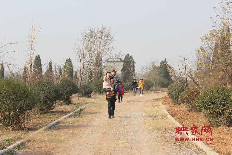 猜猜大家興高采烈的去哪？