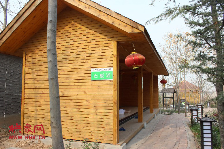 石板浴，躺在上面超級爽