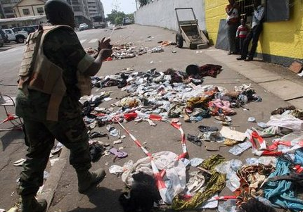 　當(dāng)?shù)貢r間2013年1月1日，科特迪瓦阿比讓市舉行慶祝新年的煙火表演時發(fā)生了嚴(yán)重的踩踏事故，造成至少