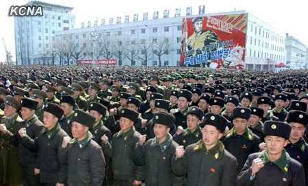 朝鮮黃海北道、咸鏡南道和南浦市11日舉行軍民大會(huì)，支持朝鮮人民軍最高司令部發(fā)言人聲明。