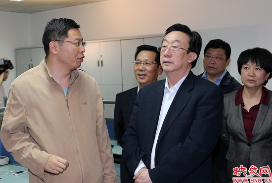 5月9日上午11點(diǎn)10分，河南省委書(shū)記郭庚茂一行來(lái)到映象網(wǎng)視察。映象網(wǎng)記者 邵恰 段晉哲攝