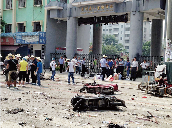 桂林校門口爆炸案續(xù):肇事者當場死亡 學校停課 桂林校門口爆炸案續(xù):肇事者當場死亡 學校停課