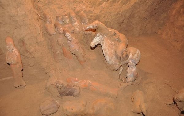 陜西省文物局對外公布了日前發(fā)掘的唐代女官上官婉兒墓葬的照片。