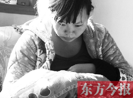 重新找回兒子蛋蛋，年輕的媽媽再也不忍離開(kāi)