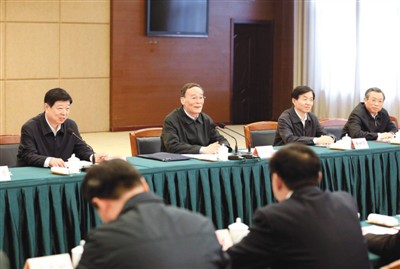 3月25日，王岐山在山東省臨沂市蒙陰縣主持召開蒙陰縣委常委擴(kuò)大會議。