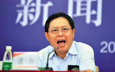 　譚力 男，1955年10月生，漢族，重慶市人，大學(xué)學(xué)歷，有知青經(jīng)歷。2009年3月前，一直在四川工