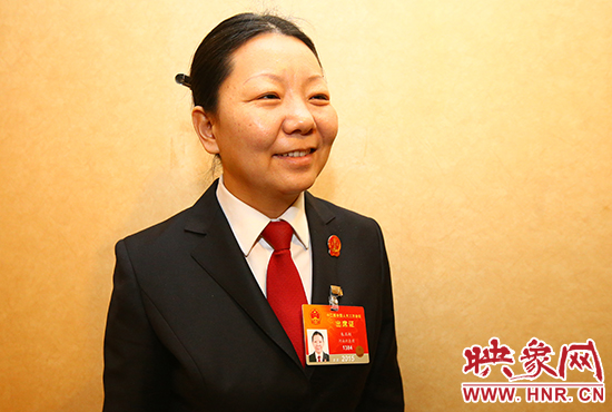 全國(guó)人大代表、河南省寶豐縣人民法院副院長(zhǎng)、鬧店鎮(zhèn)法庭庭長(zhǎng)朱正栩