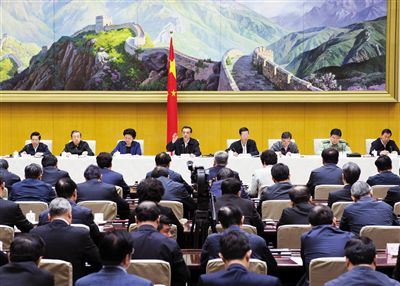 5月12日，國務(wù)院召開推進(jìn)簡政放權(quán)放管結(jié)合職能轉(zhuǎn)變工作電視電話會議，李克強(qiáng)總理發(fā)表講話。新華社記者