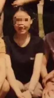 吳老師教音樂，已在該校工作十幾年。