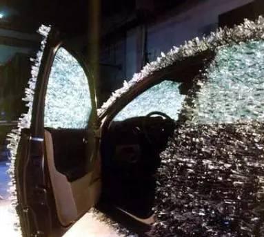 驚！車主用玻璃渣改裝瑪莎拉蒂