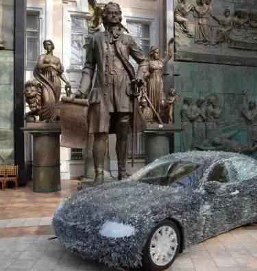 驚！車主用玻璃渣改裝瑪莎拉蒂