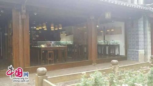 麗江古城大部分商戶關(guān)門抗議圍城強收“古維費”