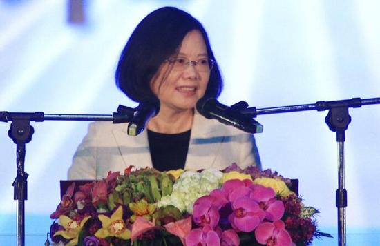 蔡英文向教師溫情喊話教師嗆：太晚了?。▓D片來源：臺灣《聯(lián)合報》）