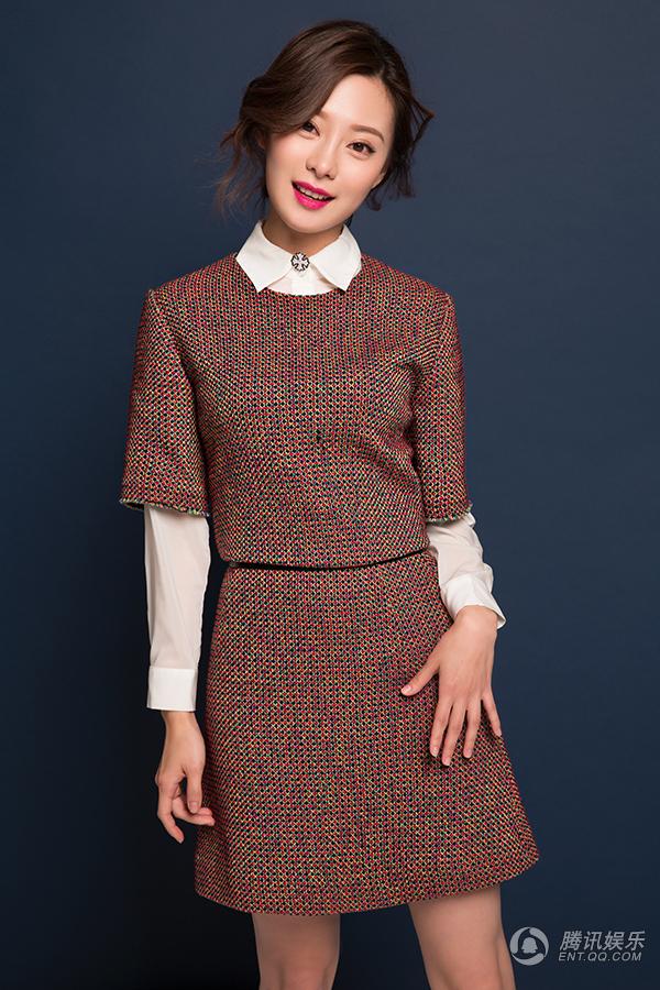 成玉元君春裝上線 王汀時裝大片清澈自然 成玉元君春裝上線 王汀時裝大片清澈自然