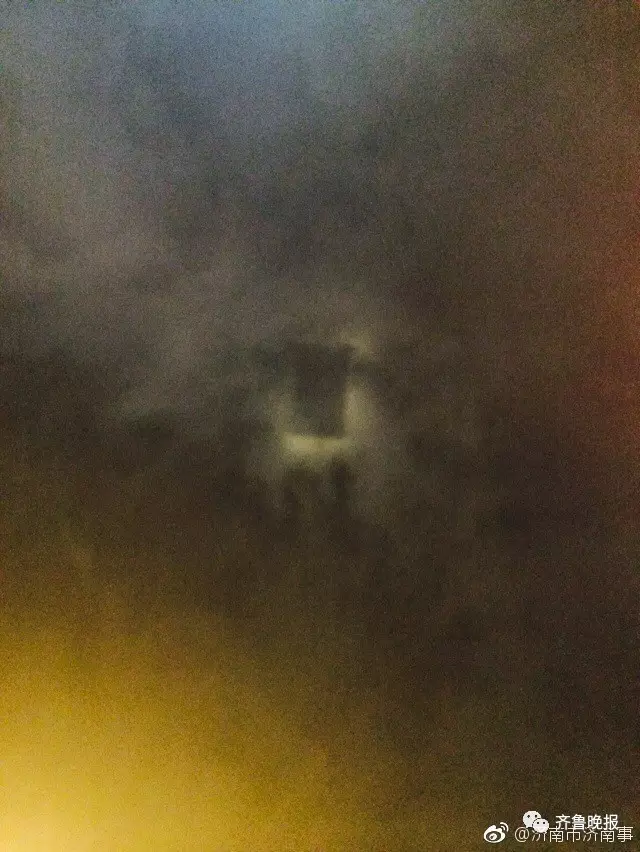 濟南上空現(xiàn)板磚形發(fā)光體引網(wǎng)友轉發(fā) 真相是這樣