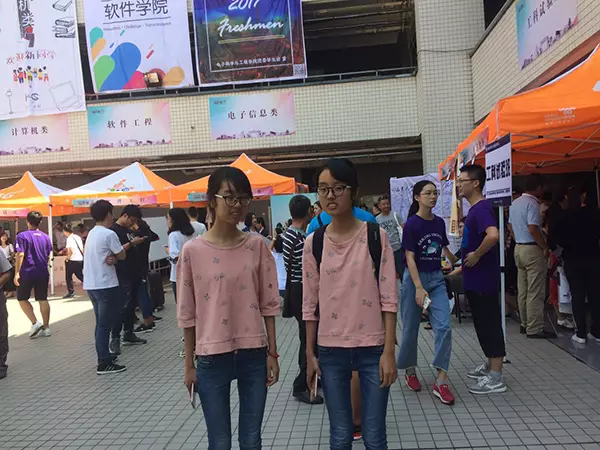 雙胞胎姐妹花劉玲馨、劉玲潔。