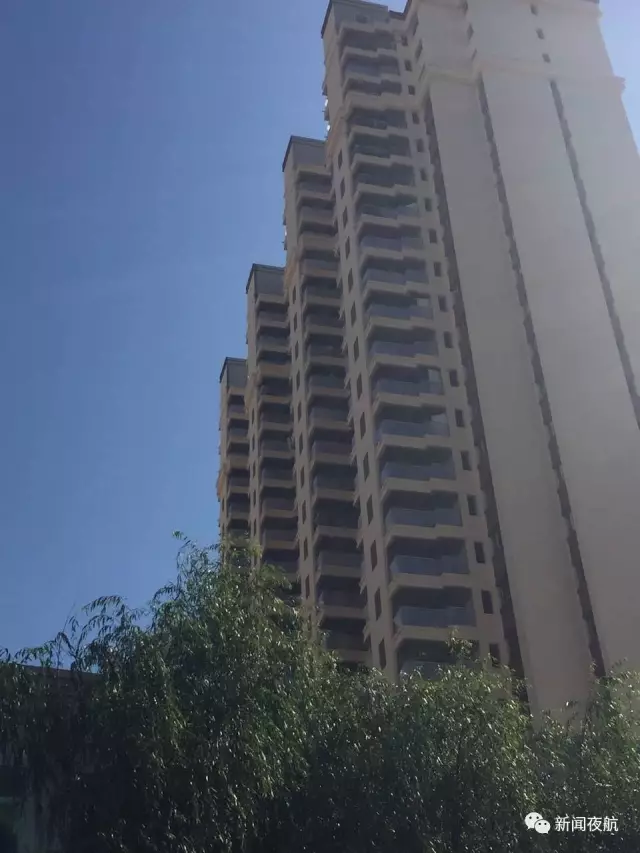 小區(qū)樓道窗戶是畫上去的 開發(fā)商:是特意設(shè)計 小區(qū)樓道窗戶是畫上去的 開發(fā)商:是特意設(shè)計