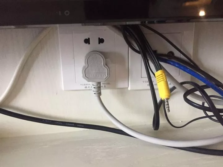 男子在酒店裝攝像頭專敲老板 事后戴斗笠蒙面取錢 男子在酒店裝攝像頭專敲老板 事后戴斗笠蒙面取錢