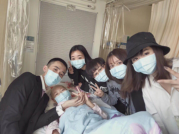 小伙病房求婚白血病女友:守護(hù)你不離不棄 小伙病房求婚白血病女友:守護(hù)你不離不棄