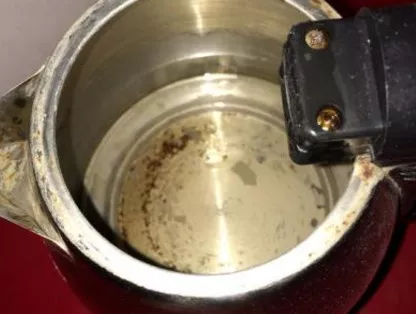 太惡心！女游客竟用酒店燒水壺煮自己的臟內(nèi)褲