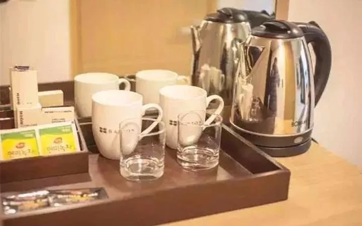 太惡心！女游客竟用酒店燒水壺煮自己的臟內(nèi)褲