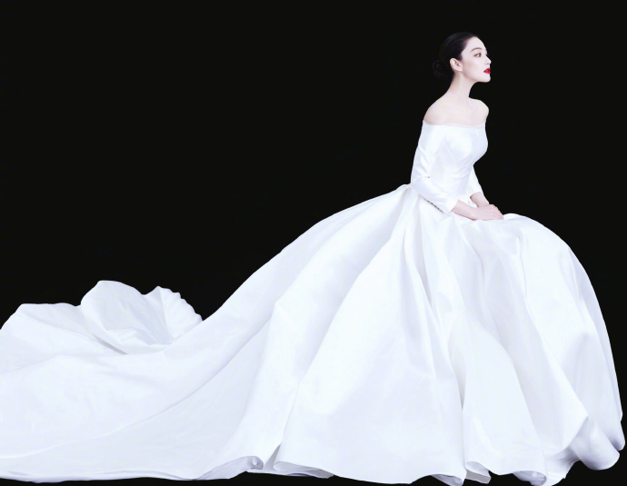 張馨予的婚紗成了淘寶爆款，知道價格后讓人大跌眼鏡！