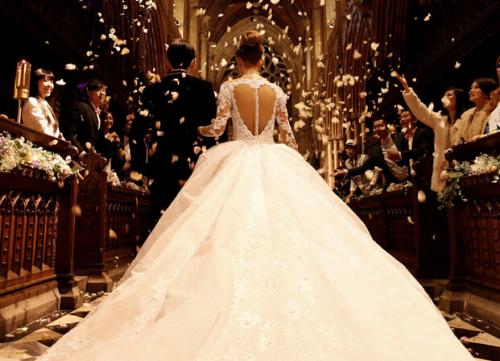 張馨予的婚紗成了淘寶爆款，知道價格后讓人大跌眼鏡！