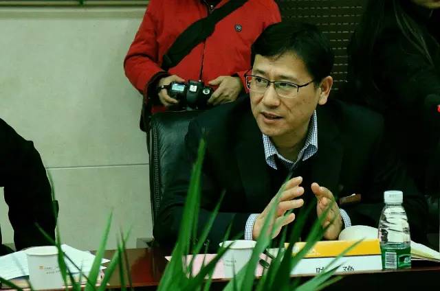 互動結束后華潤燃氣的陳豫總也對各位達人們提出的問題一一作出解答，可是讓大家伙兒們相當滿意呢！