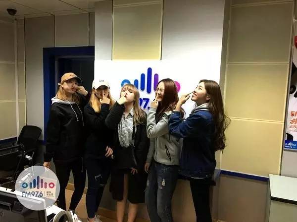 豬鼻行動(dòng)！預(yù)備……按！長(zhǎng)腿妹妹都是天然美女哦！