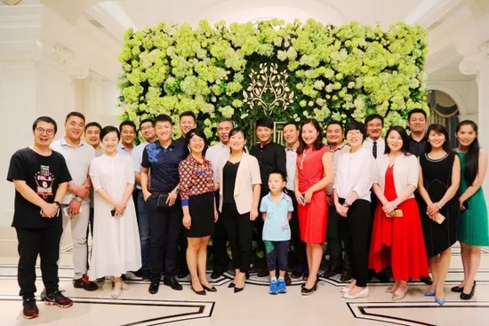 期待的時候，總是很長，相聚的時候，總是很短。