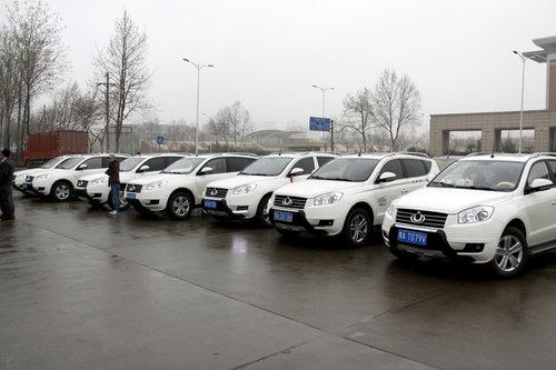 車(chē)隊(duì)集合 蓄勢(shì)待發(fā) 車(chē)隊(duì)集合 蓄勢(shì)待發(fā)