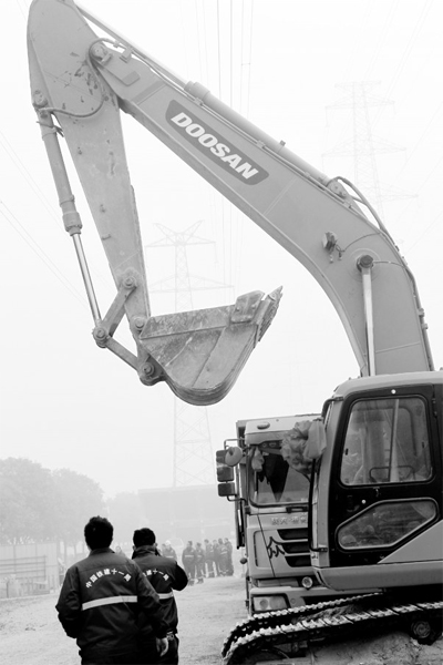 昨天，鄭州地鐵5號線配套工程在鄭州市西站路開工