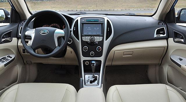 全新比亞迪F3實車內(nèi)飾圖片