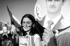 1日，土耳其民眾游行支持巴沙爾政權(quán)。新華社發(fā)