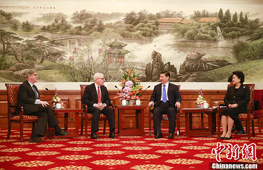 10月23日，中國(guó)國(guó)家主席習(xí)近平在北京釣魚(yú)臺(tái)國(guó)賓館會(huì)見(jiàn)清華大學(xué)經(jīng)濟(jì)管理學(xué)院顧問(wèn)委員會(huì)海外委員。