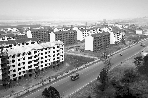 1月14日，宜陽縣正在建設(shè)的靈山新型農(nóng)村社區(qū)已現(xiàn)雛形。