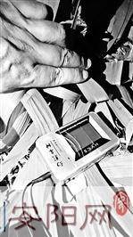 安陽(yáng)男子打開(kāi)車門盜竊 剛好被車主逮個(gè)正著