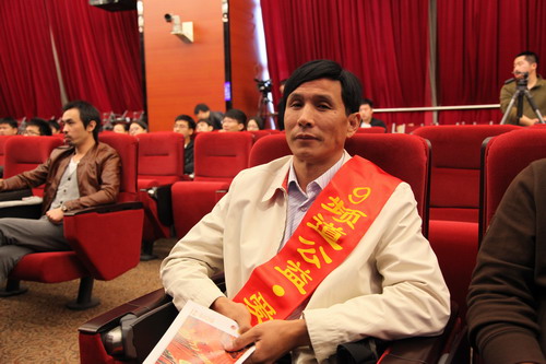 河南平頂山魯山縣電視臺(tái)的記者張朝岑受聘9頻道公益·愛(ài)心形象大使。