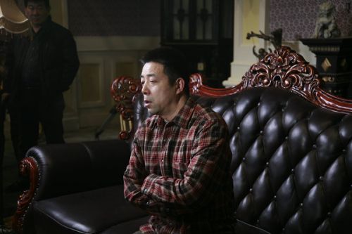 《大河兒女》導(dǎo)演安健接受媒體記者的訪問。