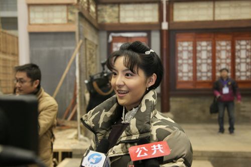 《大河兒女》演員接受媒體專訪。