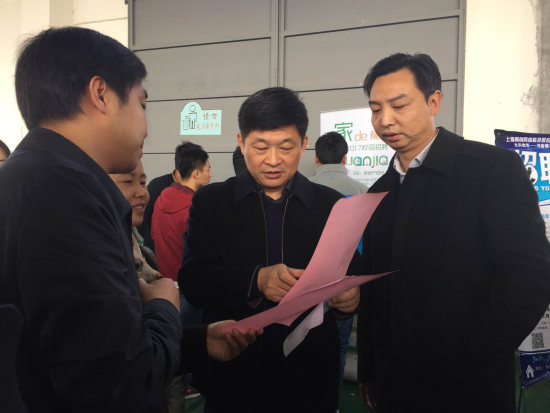 學(xué)院院長、黨委書記黃乾及其他院領(lǐng)導(dǎo)親臨現(xiàn)場指導(dǎo)工作