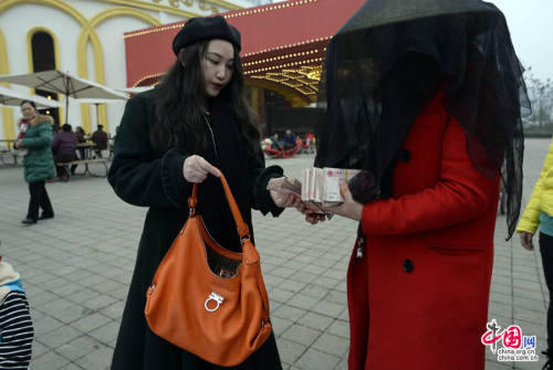 女子寫(xiě)1000個(gè) 女子寫(xiě)1000個(gè)