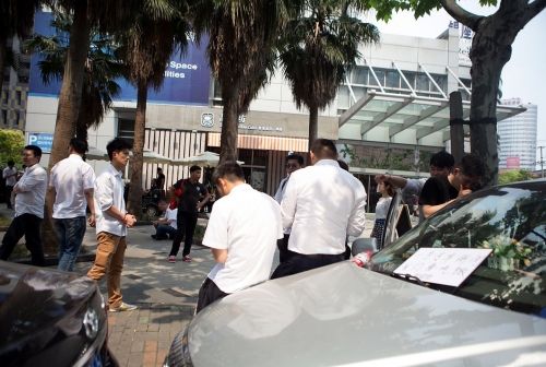 上海專車司機圍堵總部