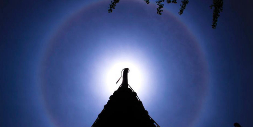 棗莊現(xiàn)日暈藍天美景