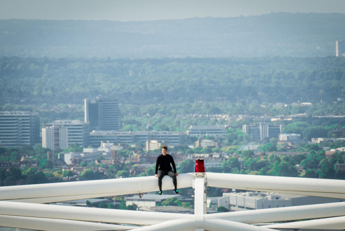 英國(guó)恐高癥小伙登頂134米溫布利球場(chǎng) 英國(guó)恐高癥小伙登頂134米溫布利球場(chǎng)